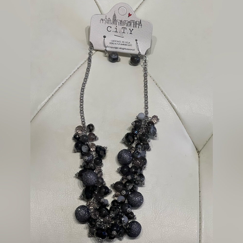 C.I.T.Y Necklace & Earring Set